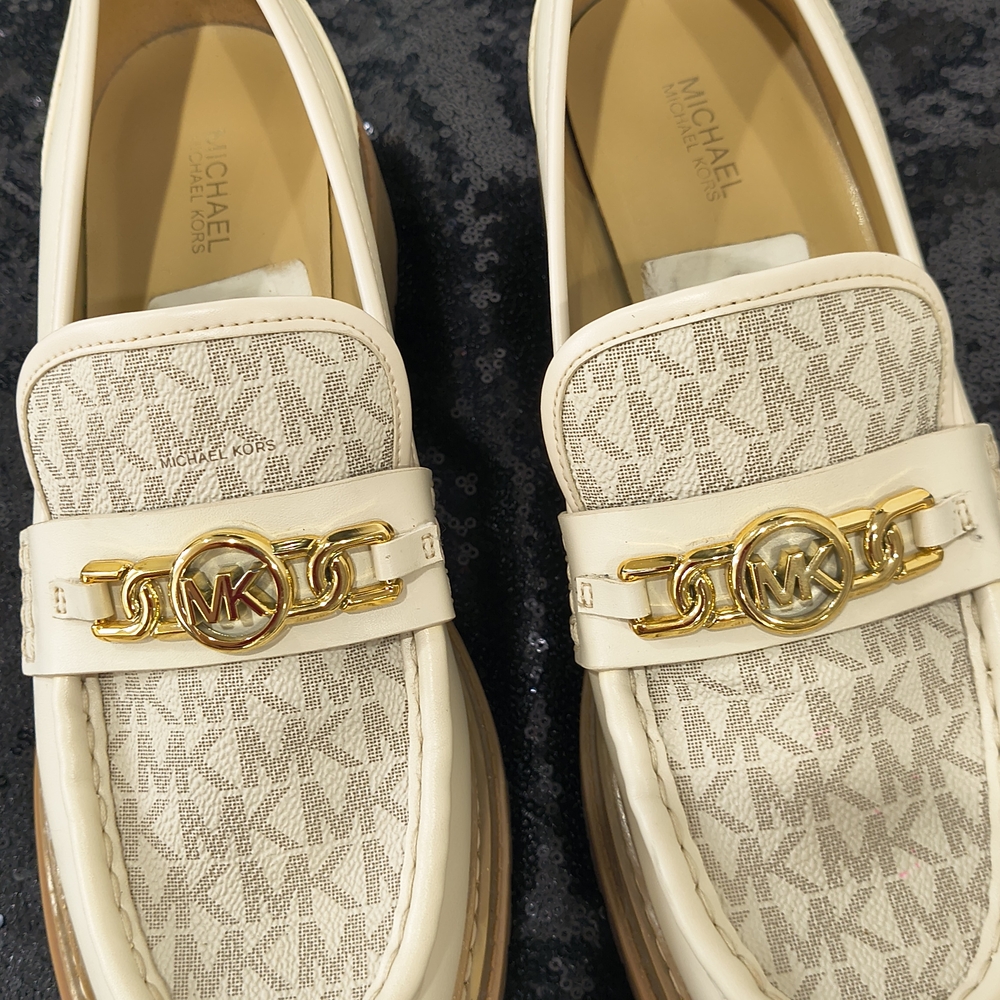 Michael Kors Cream & Tan Logo Chain Lug Loafers - Picture 2 of 6